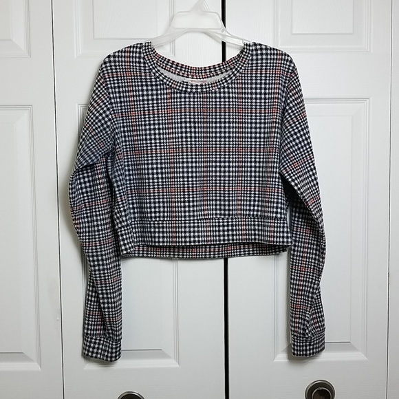 Long Sleeve Cropped Sweater - Picture 1 of 7
